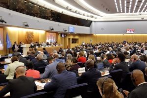 Крупным судам введут обязательные ограничения выбросов с 2027 года