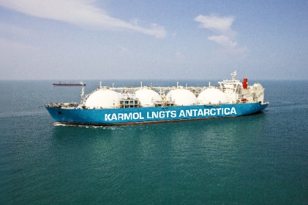 Новая плавучая СПГ-установка KARMOL «Antarctica» готова к работе