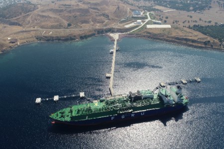 Немецкая BSM впервые взяла в управление плавучий СПГ-терминал в Турции