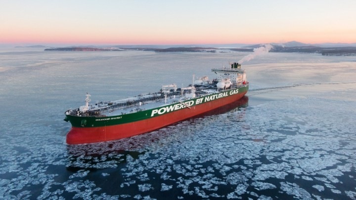 Санкционный СПГ-завод на Балтике начал заправку «зеленых» танкеров