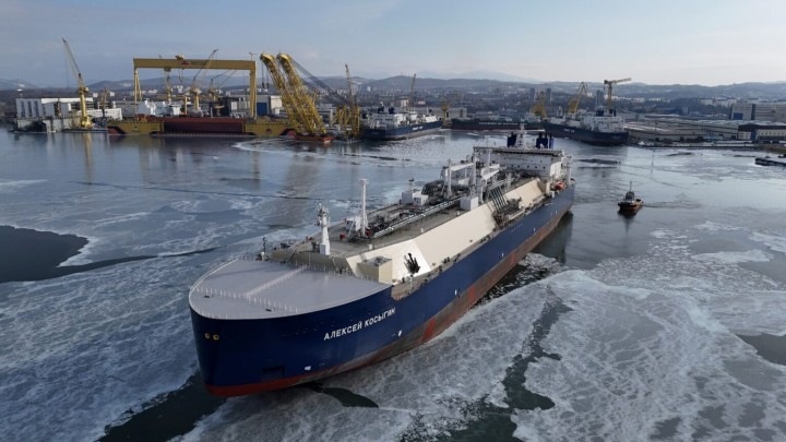 Первый российский СПГ-танкер &laquo;Алексей Косыгин&raquo; вышел на Севморпуть