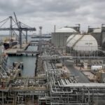 Китай в начале года сократил закупки российского СПГ