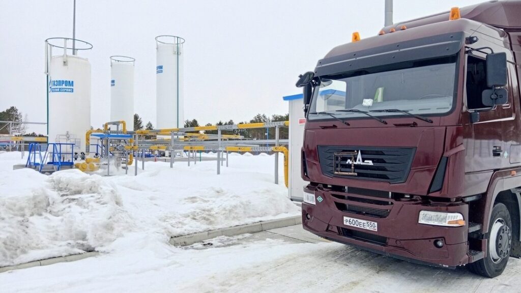 Белорусский СПГ-грузовик выходит на дальневосточные трассы