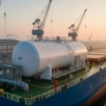 Япония создала первый в мире балкер класса Kamsarmax на сжиженном газе