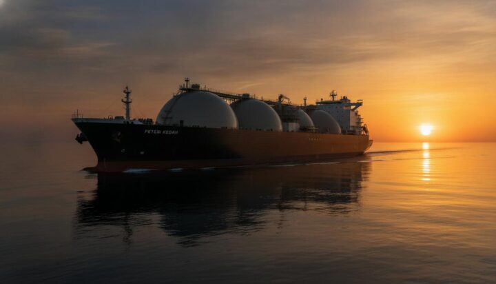 Китайская верфь передала второй СПГ-танкер для альянса Petronas и «K» LINE